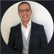 Coach en Anglais des Affaires. Maitriser le Public Speaking, les Présentations, Négociations et Réunions en 3 mois garanties